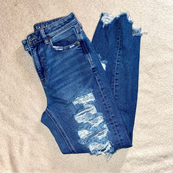 American Eagle Mom Jeans Ripped/Distressed - Picture 4 of 4